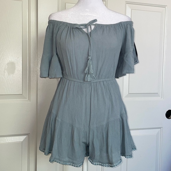 Light blue Romper from Forever 21 fits a size small - Picture 1 of 5